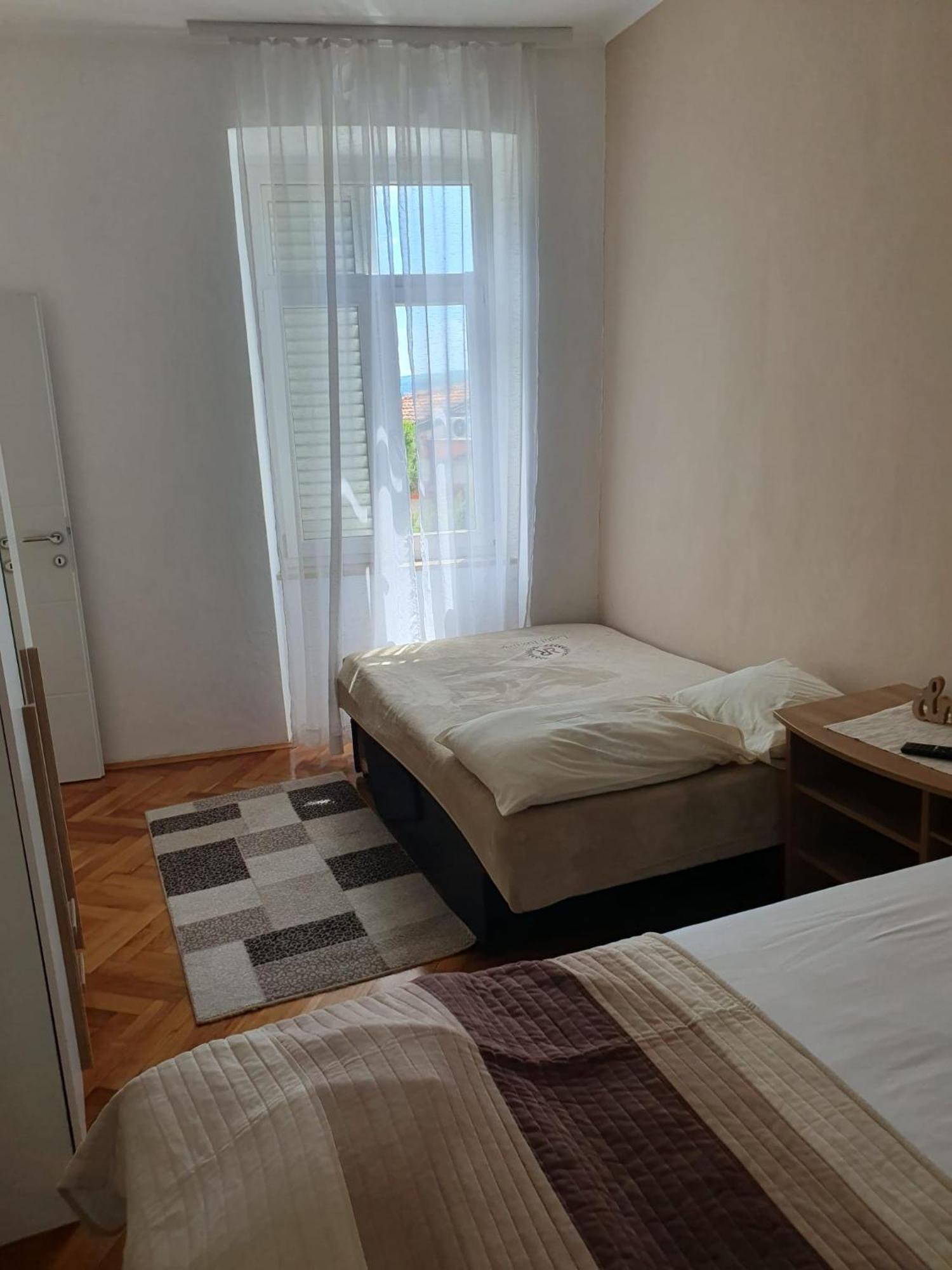 Apartment Sandra 2+2 *** Crikvenica Exterior foto