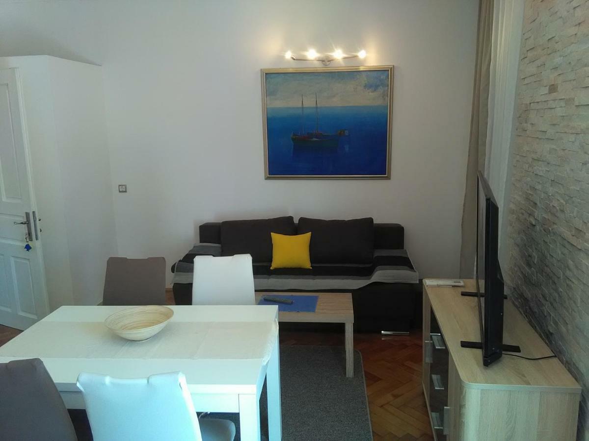 Apartment Sandra 2+2 *** Crikvenica Exterior foto