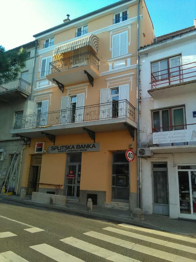 Apartment Sandra 2+2 *** Crikvenica Exterior foto