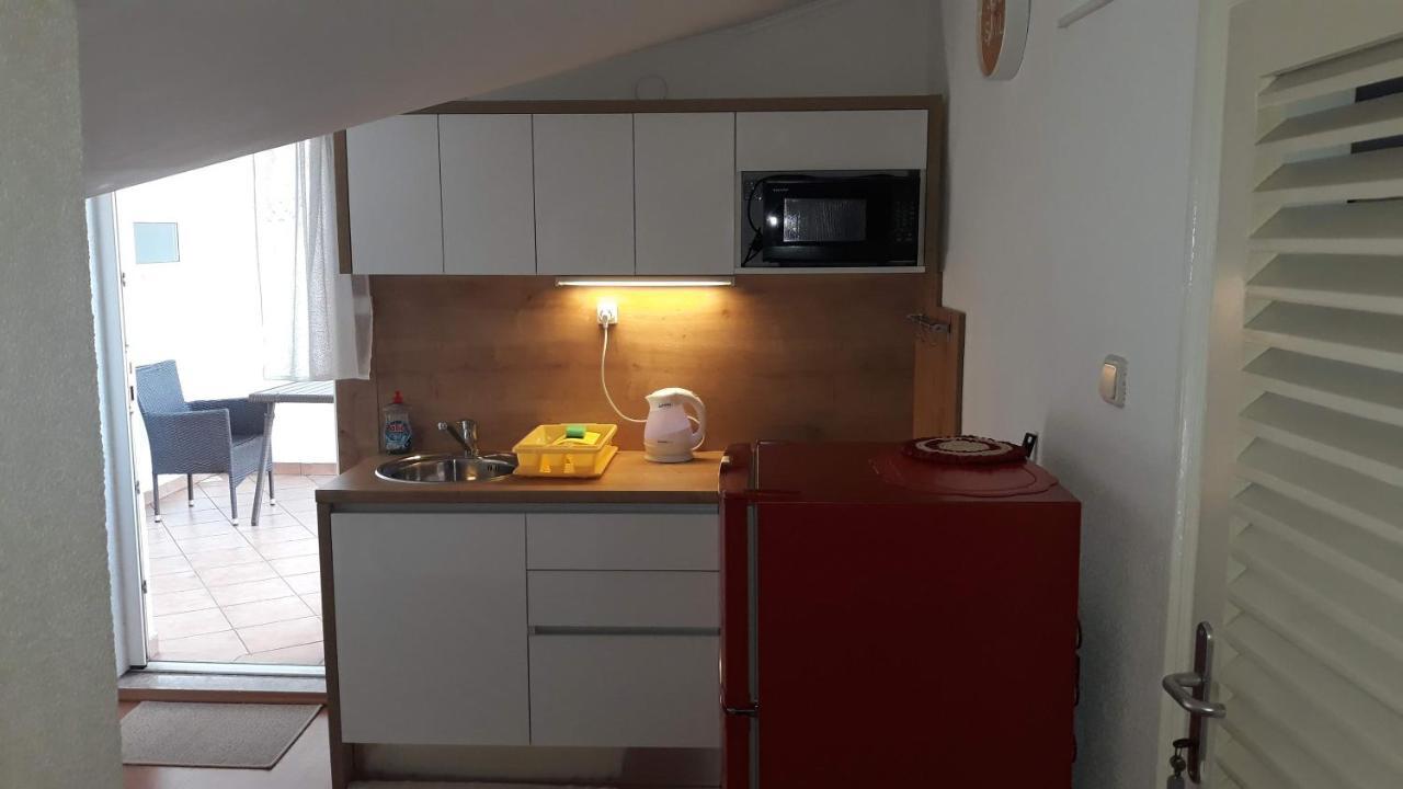 Apartment Sandra 2+2 *** Crikvenica Exterior foto